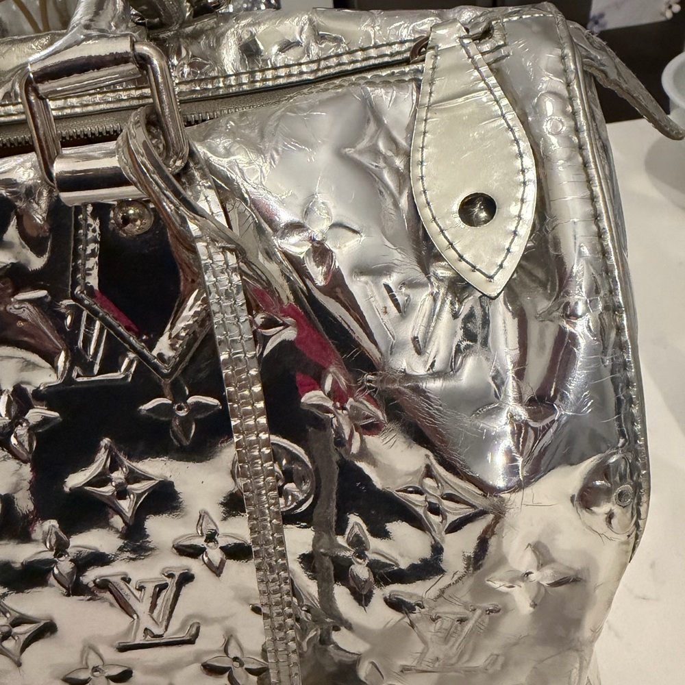 Authentic LOUIS VUITTON Monogram Miroir Speedy 30 Silver. - Picture 10 of 16